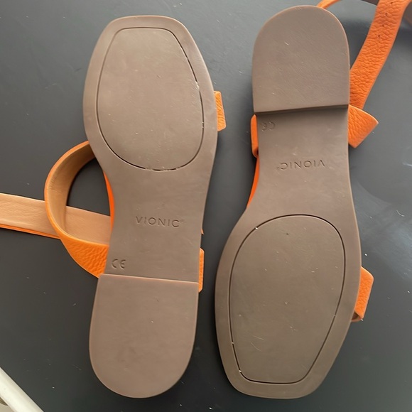 Vionic Anaya Sandal - Picture 3 of 3